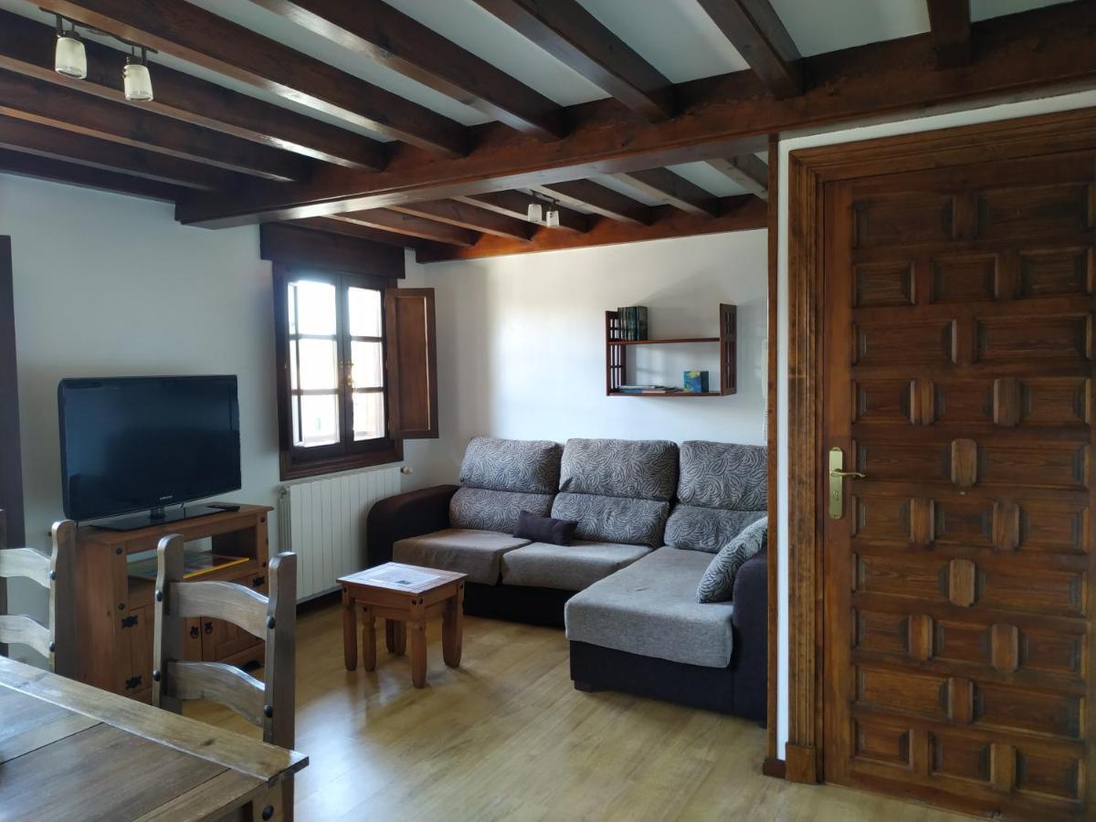 Apartamentos Llave De Santillana Santillana del Mar Extérieur photo