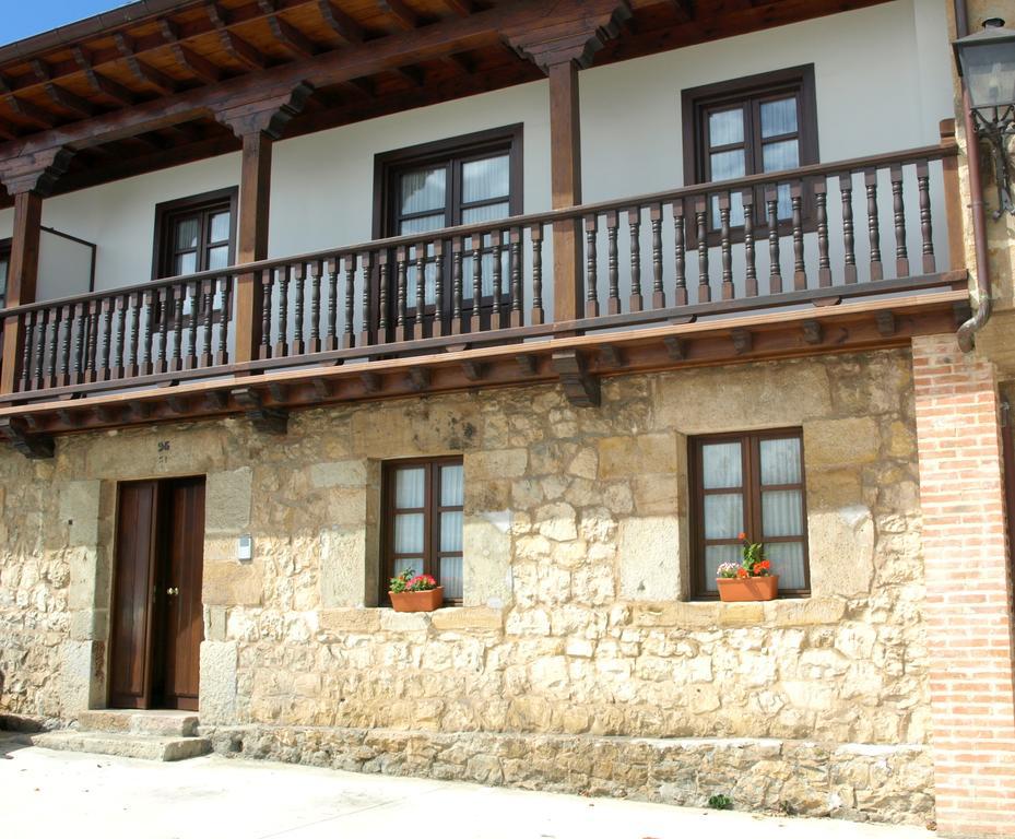 Apartamentos Llave De Santillana Santillana del Mar Chambre photo